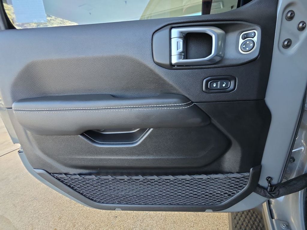 2022 Jeep Wrangler Unlimited Sahara 4x4