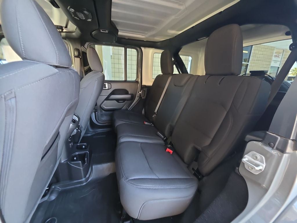 2022 Jeep Wrangler Unlimited Sahara 4x4