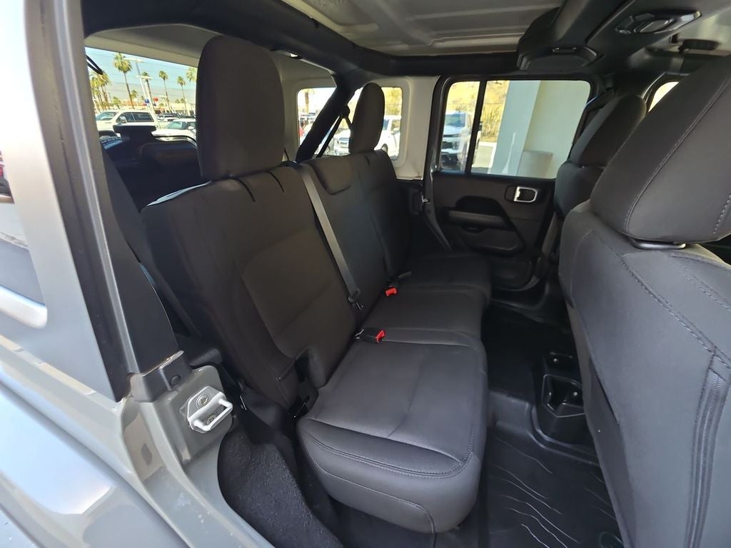 2022 Jeep Wrangler Unlimited Sahara 4x4