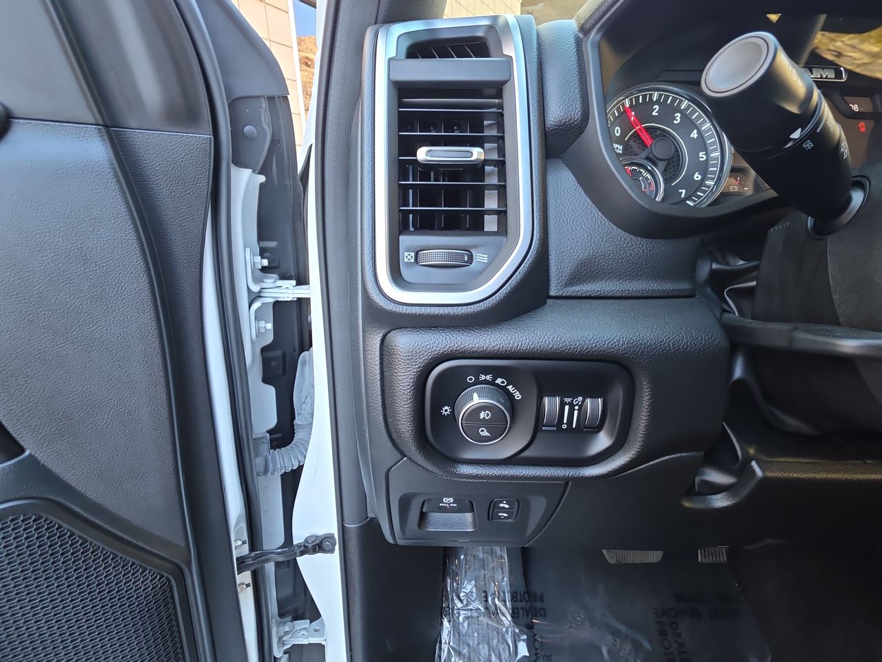 2025 RAM 1500 Big Horn Crew Cab 4x4 5'7" Box
