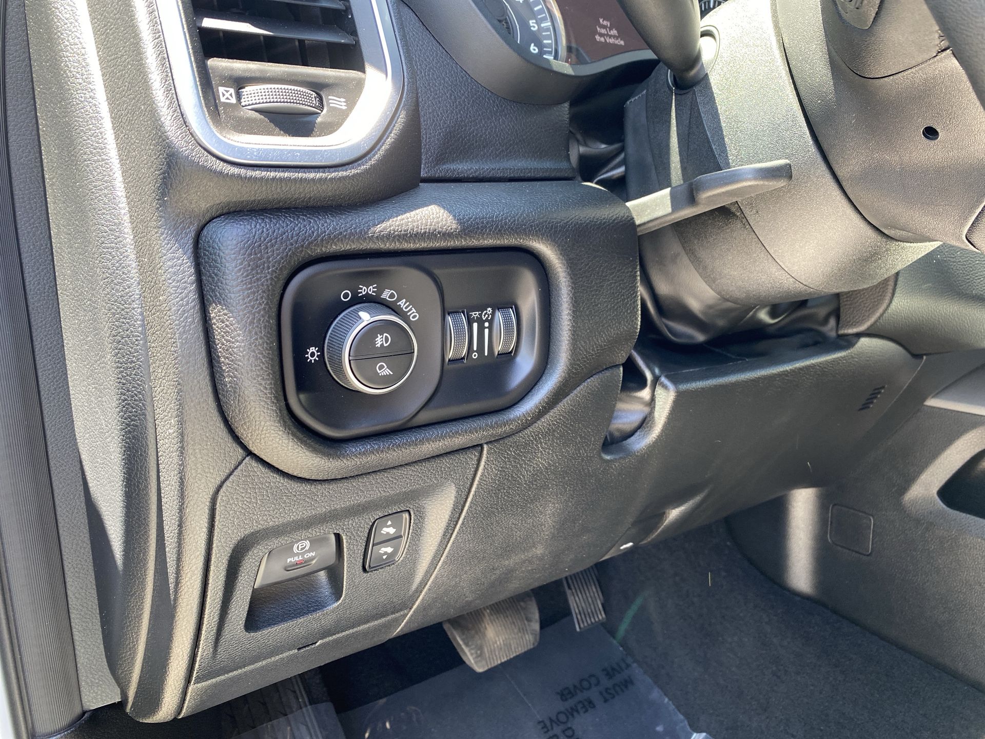 2025 RAM 1500 Big Horn Crew Cab 4x4 5'7" Box
