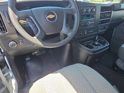 2025 Chevrolet Express Passenger 1LT
