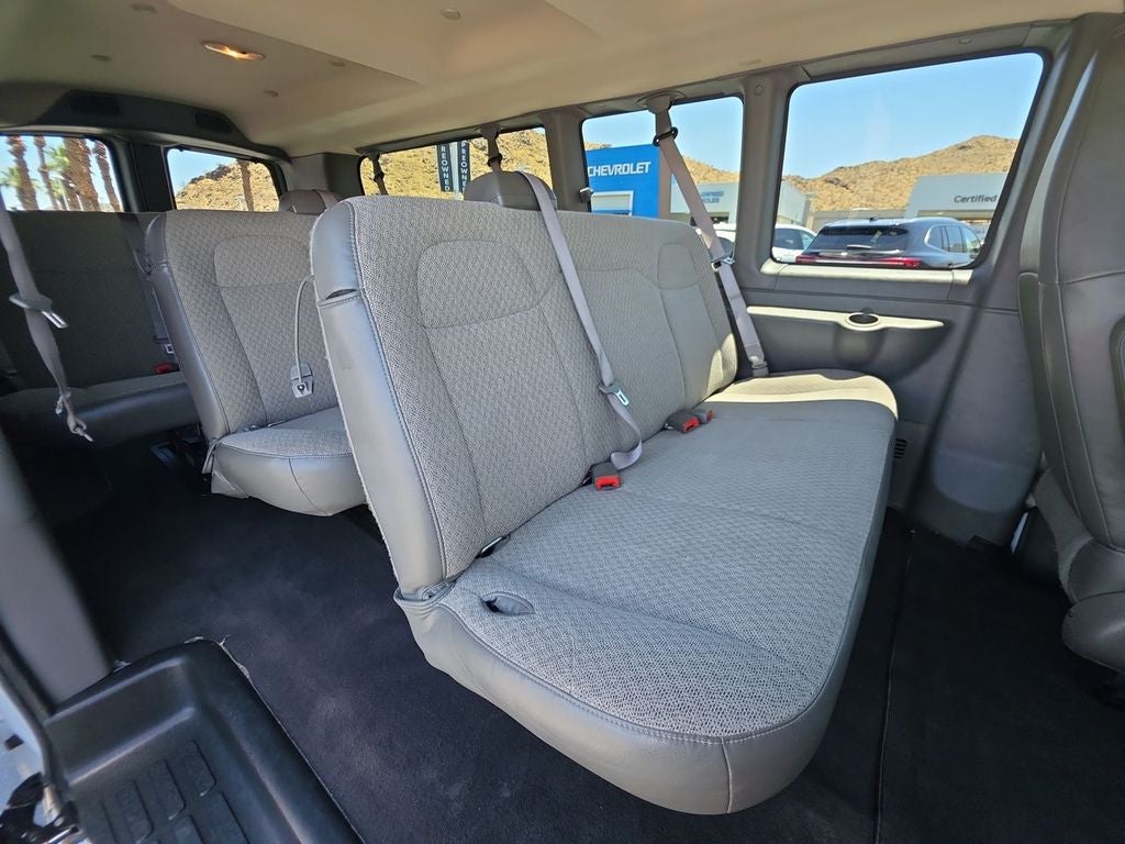 2025 Chevrolet Express Passenger 1LT