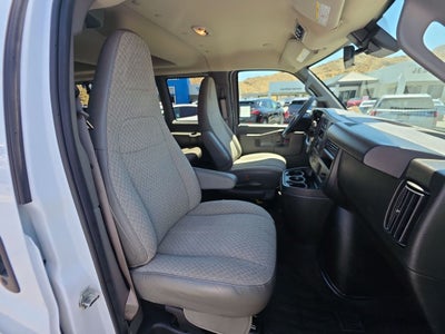 2025 Chevrolet Express Passenger 1LT