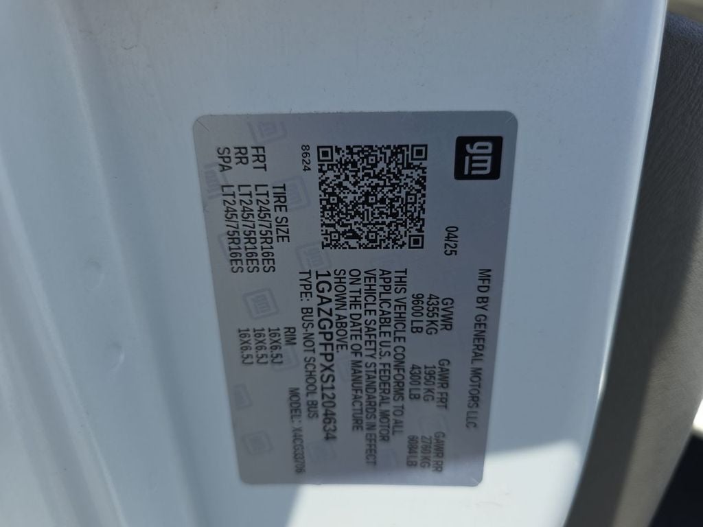 2025 Chevrolet Express Passenger 1LT