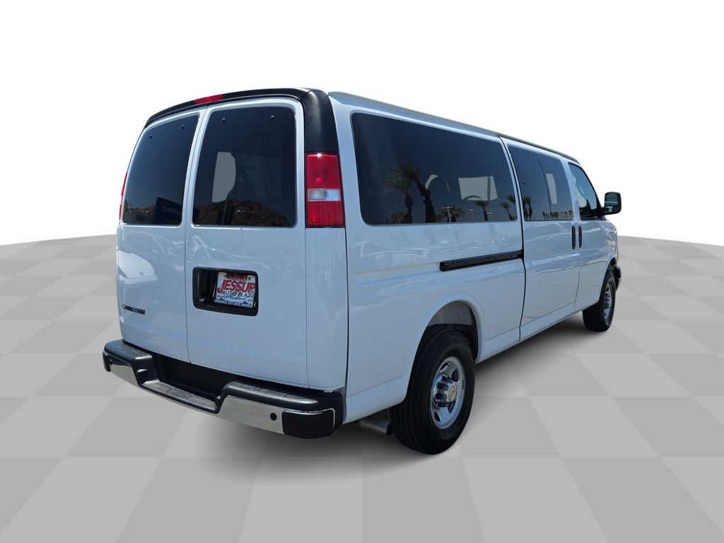 2025 Chevrolet Express Passenger 1LT