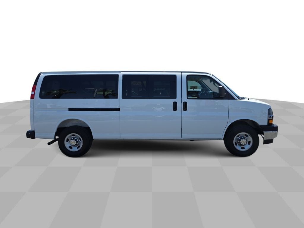 2025 Chevrolet Express Passenger 1LT