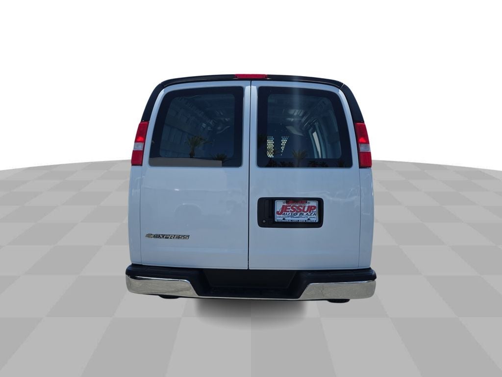 2024 Chevrolet Express Cargo 2500 WT