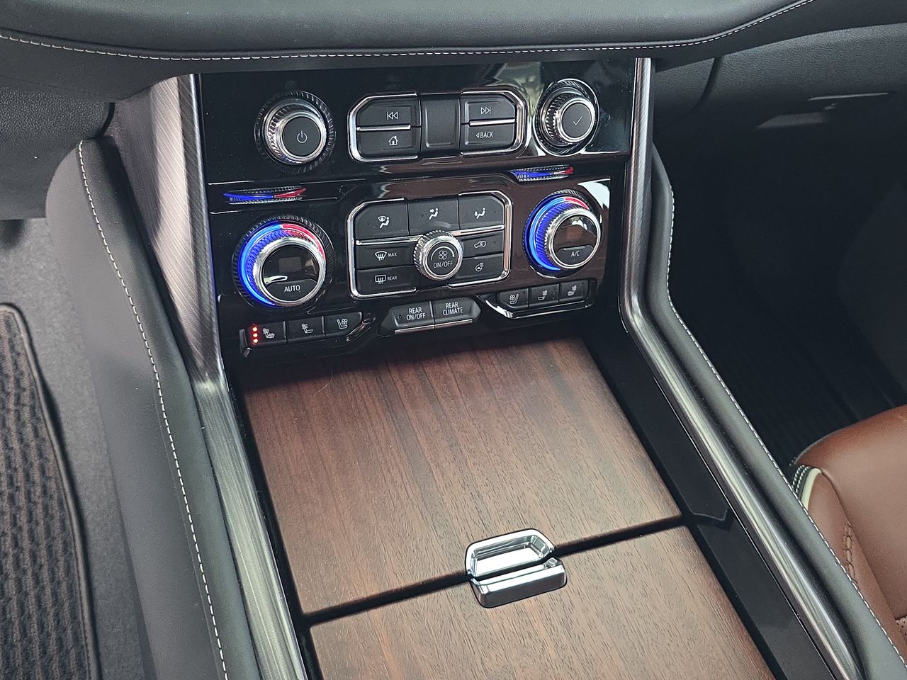 2024 GMC Yukon Denali Ultimate