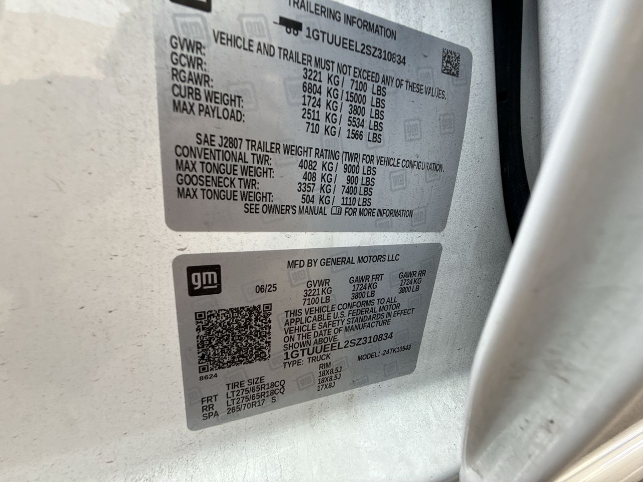 2025 GMC Sierra 1500 AT4