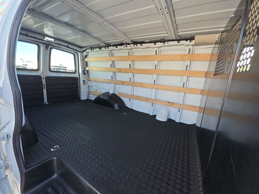 2023 GMC Savana Cargo 2500 Work Van