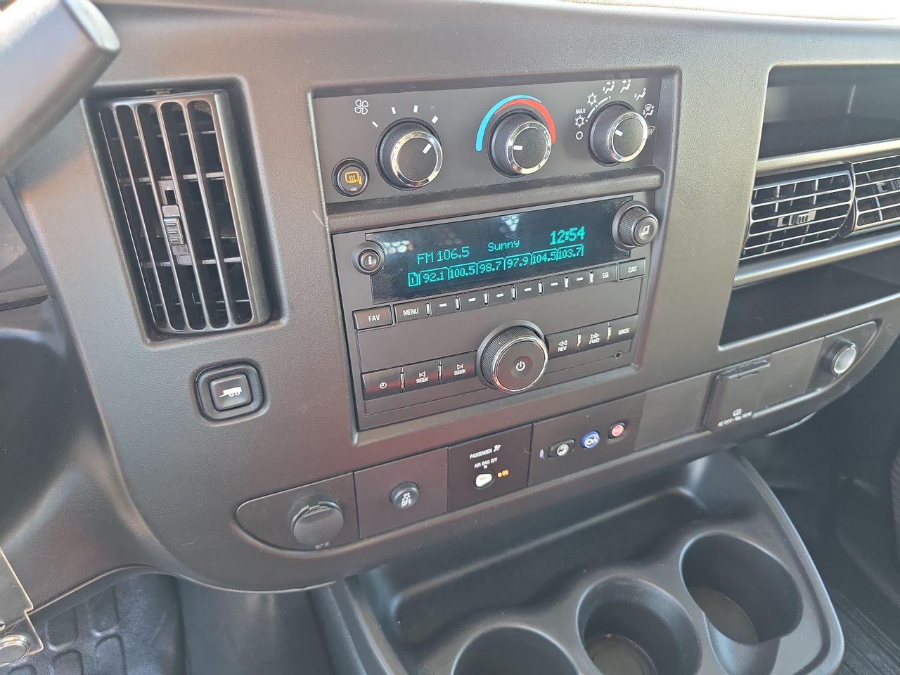 2023 GMC Savana Cargo 2500 Work Van