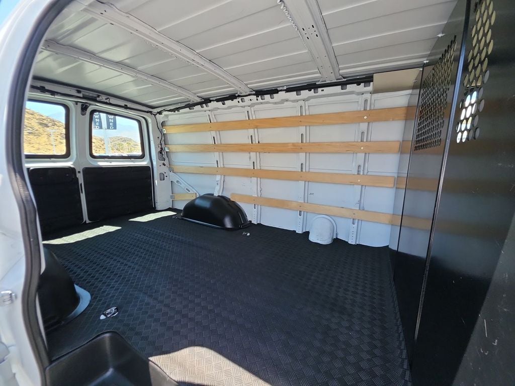 2024 GMC Savana Cargo 2500 Work Van