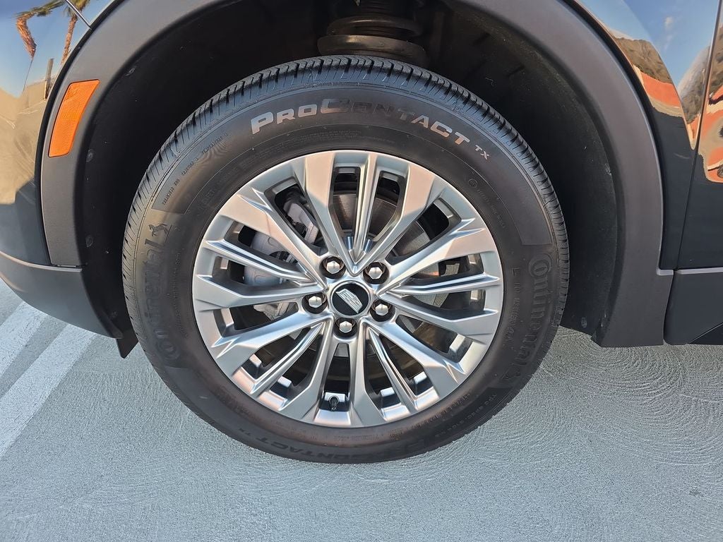 2025 Cadillac XT4 Premium Luxury