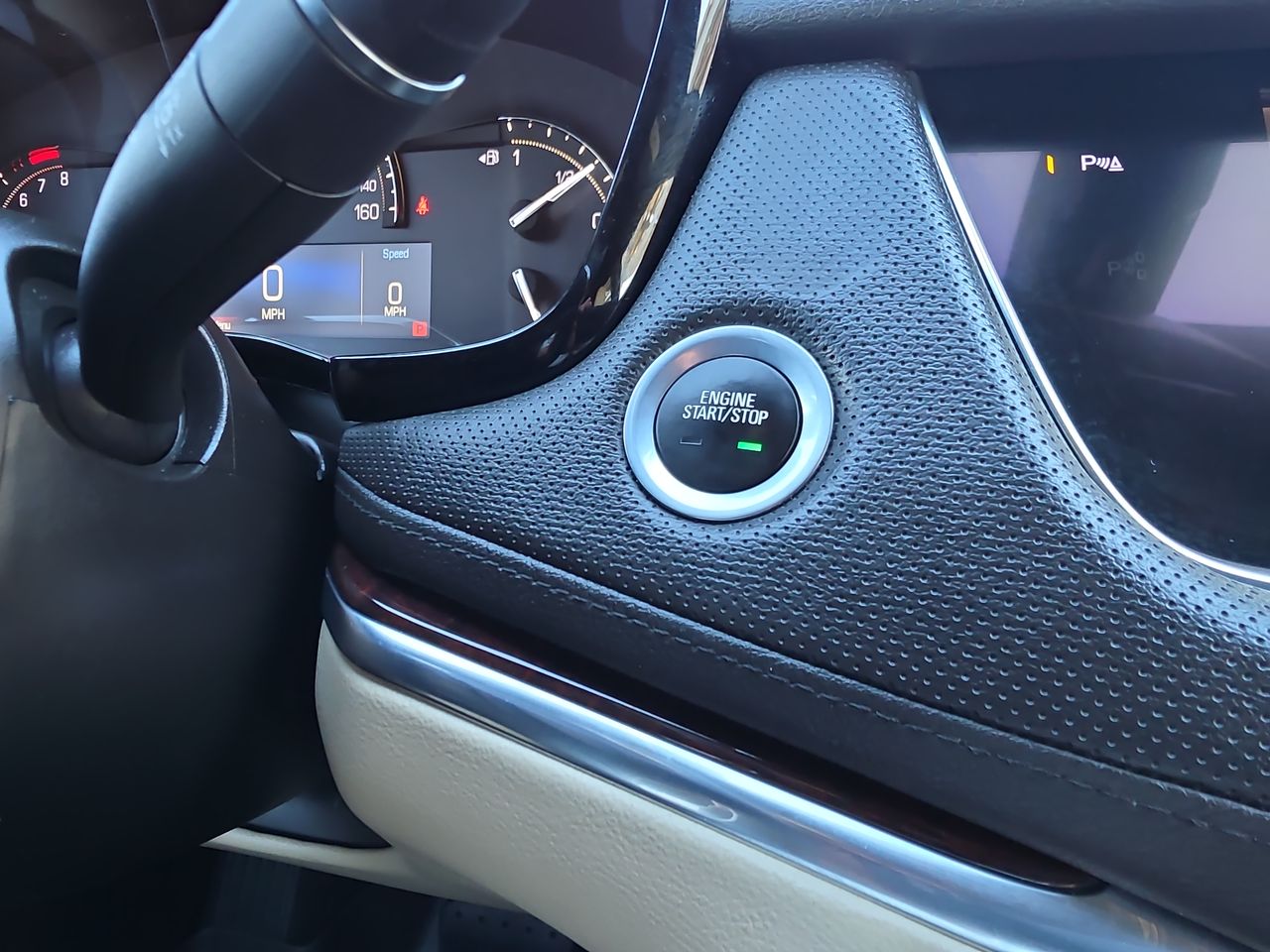 2017 Cadillac XT5 Luxury FWD