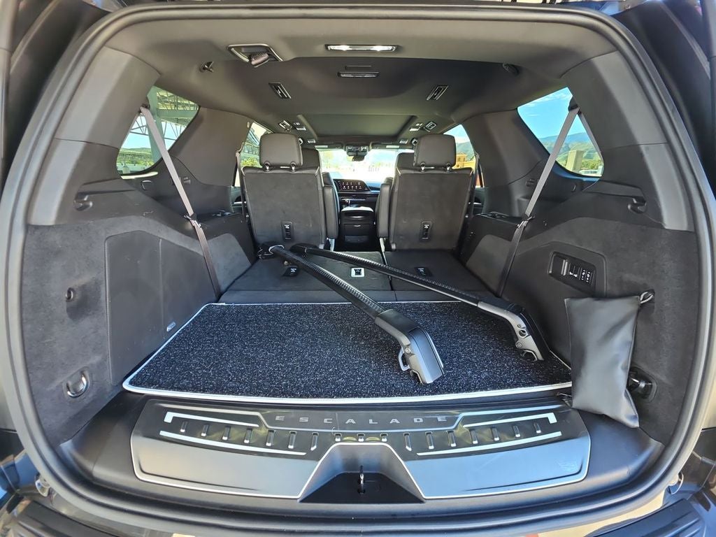 2022 Cadillac Escalade Sport