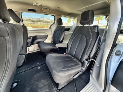 2024 Chrysler Voyager LX