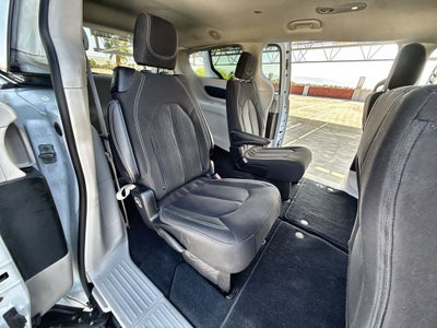 2024 Chrysler Voyager LX