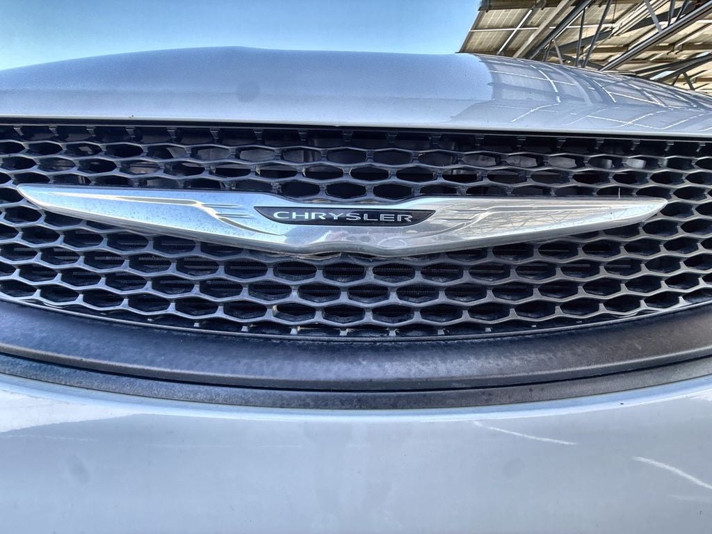 2024 Chrysler Voyager LX