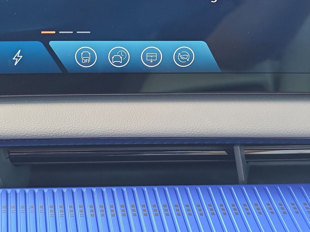 2025 Cadillac OPTIQ Luxury 2