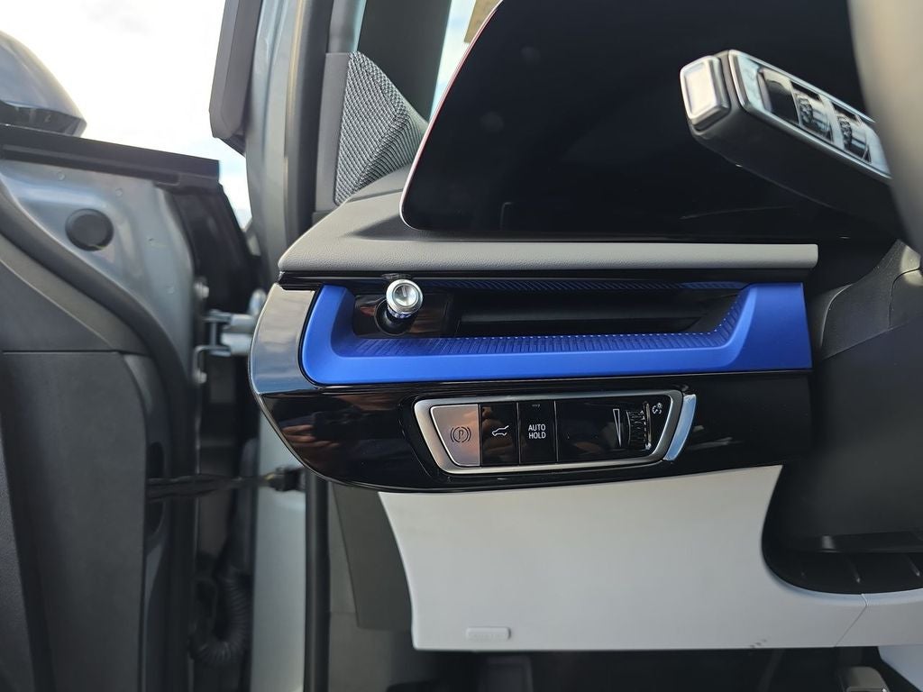 2025 Cadillac OPTIQ Luxury 2