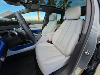 2025 Cadillac OPTIQ Luxury 2