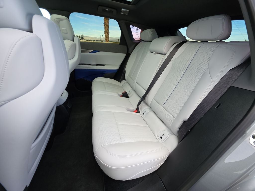 2025 Cadillac OPTIQ Luxury 2