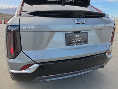 2025 Cadillac OPTIQ Luxury 2