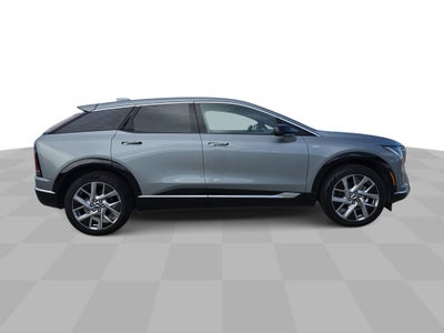 2025 Cadillac OPTIQ Luxury 2