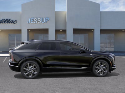 2025 Cadillac OPTIQ Luxury 2
