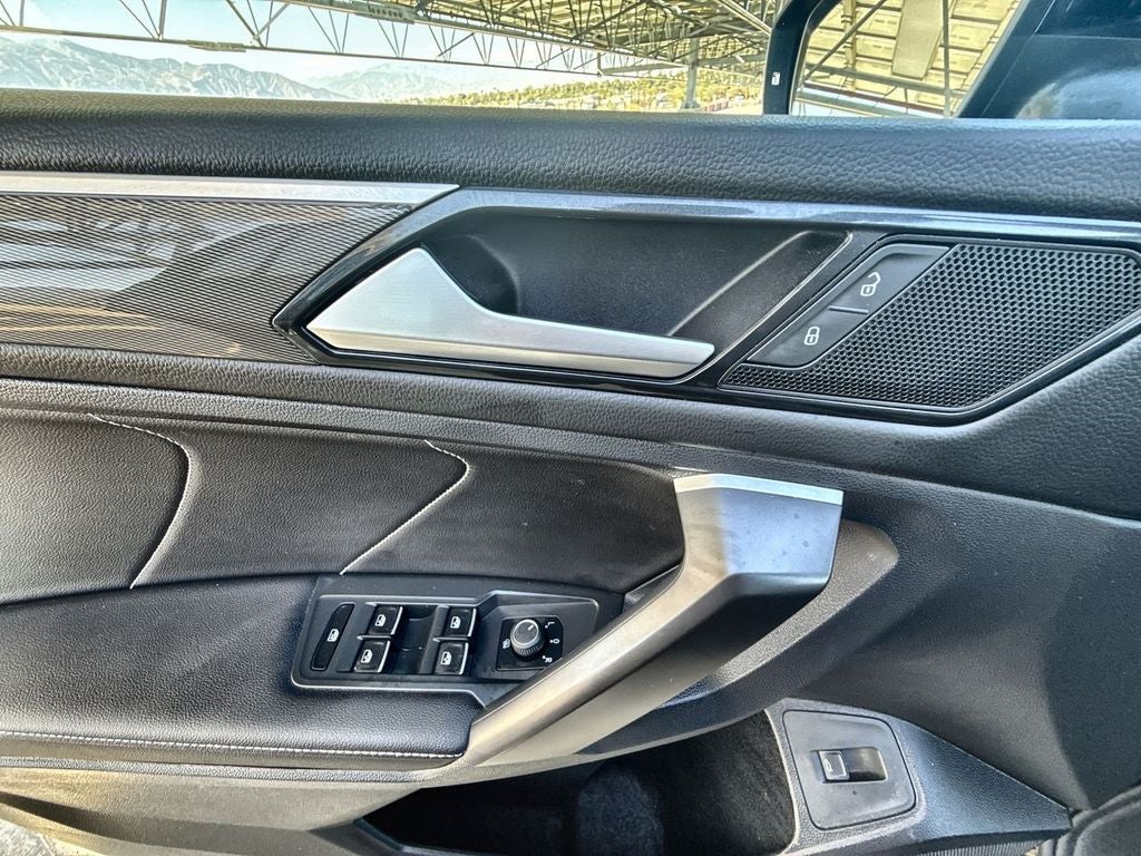 2024 Volkswagen Tiguan SE R-Line Black