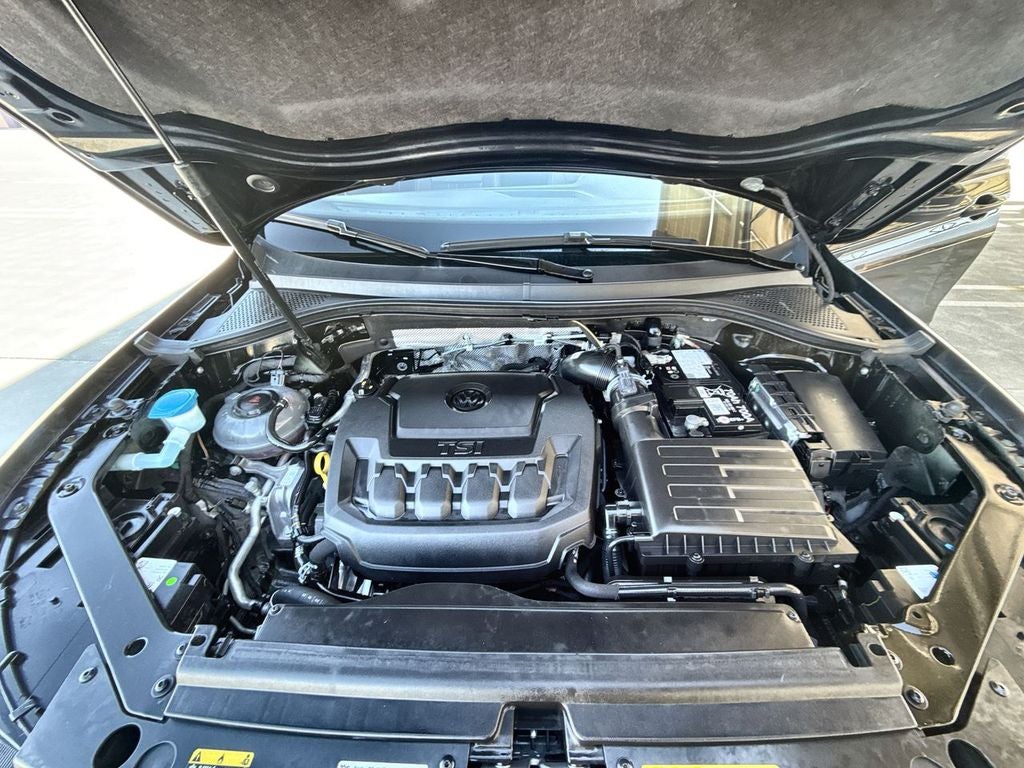 2024 Volkswagen Tiguan SE R-Line Black