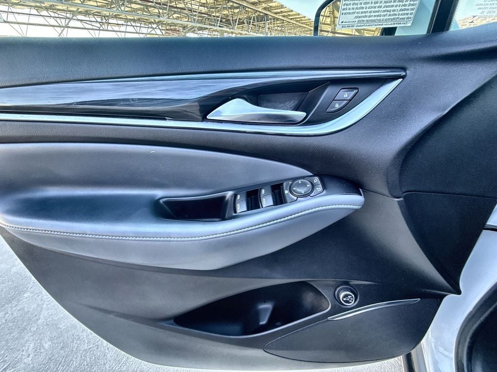 2022 Buick Enclave Essence