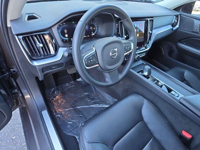 2024 Volvo S60 Core Dark Theme