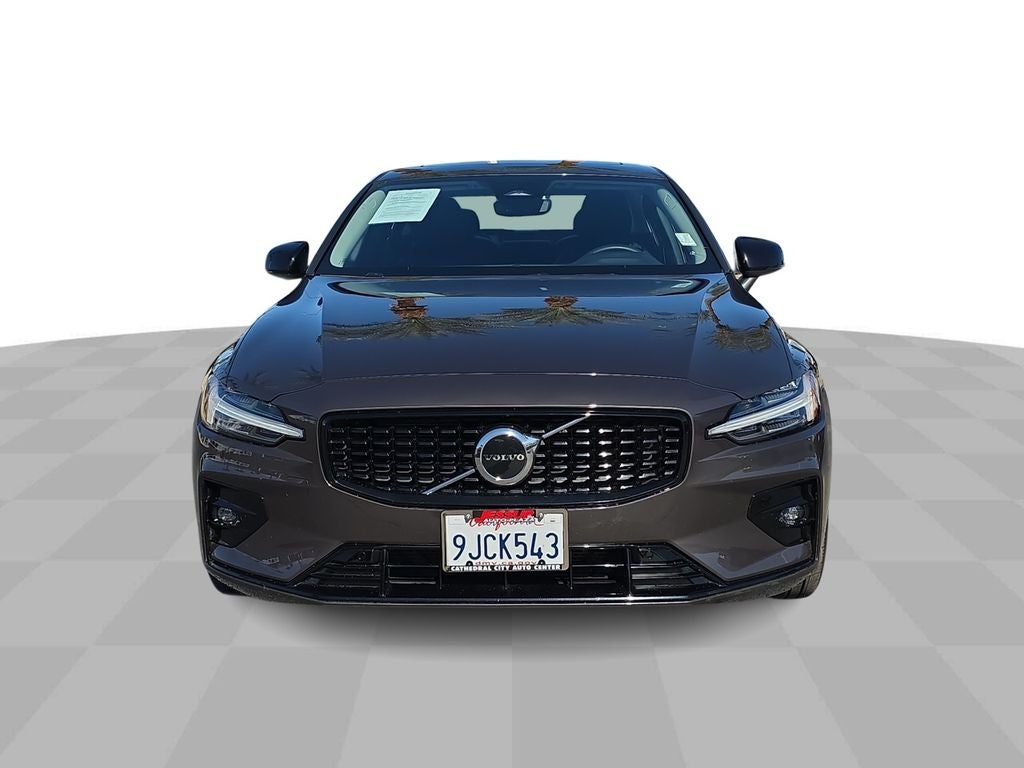 2024 Volvo S60 Core Dark Theme