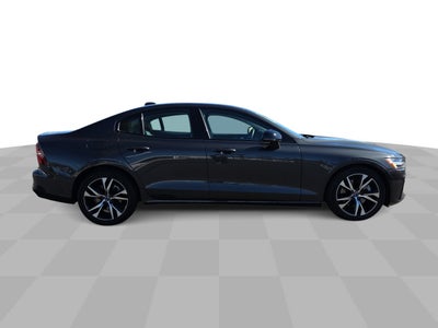 2024 Volvo S60 Core Dark Theme