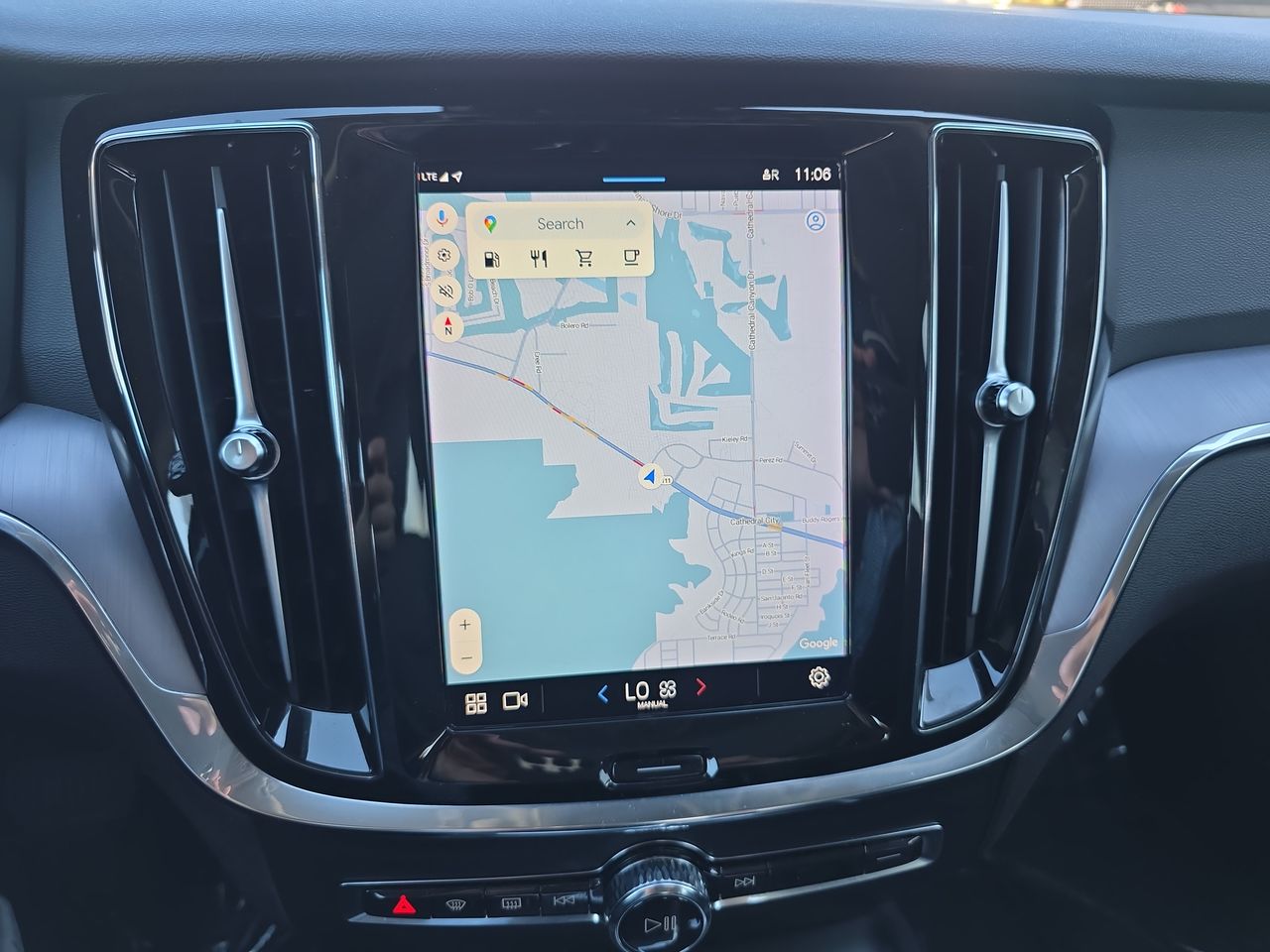 2024 Volvo S60 Core Dark Theme