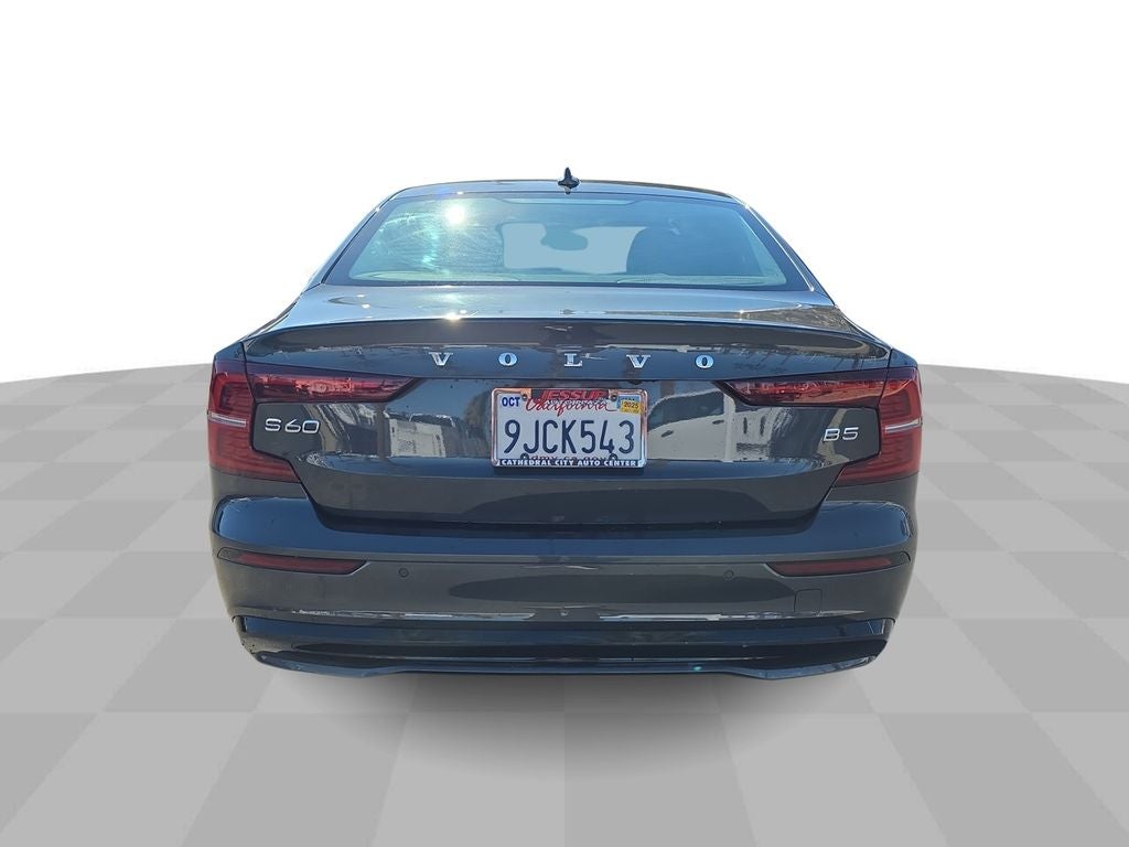 2024 Volvo S60 Core Dark Theme