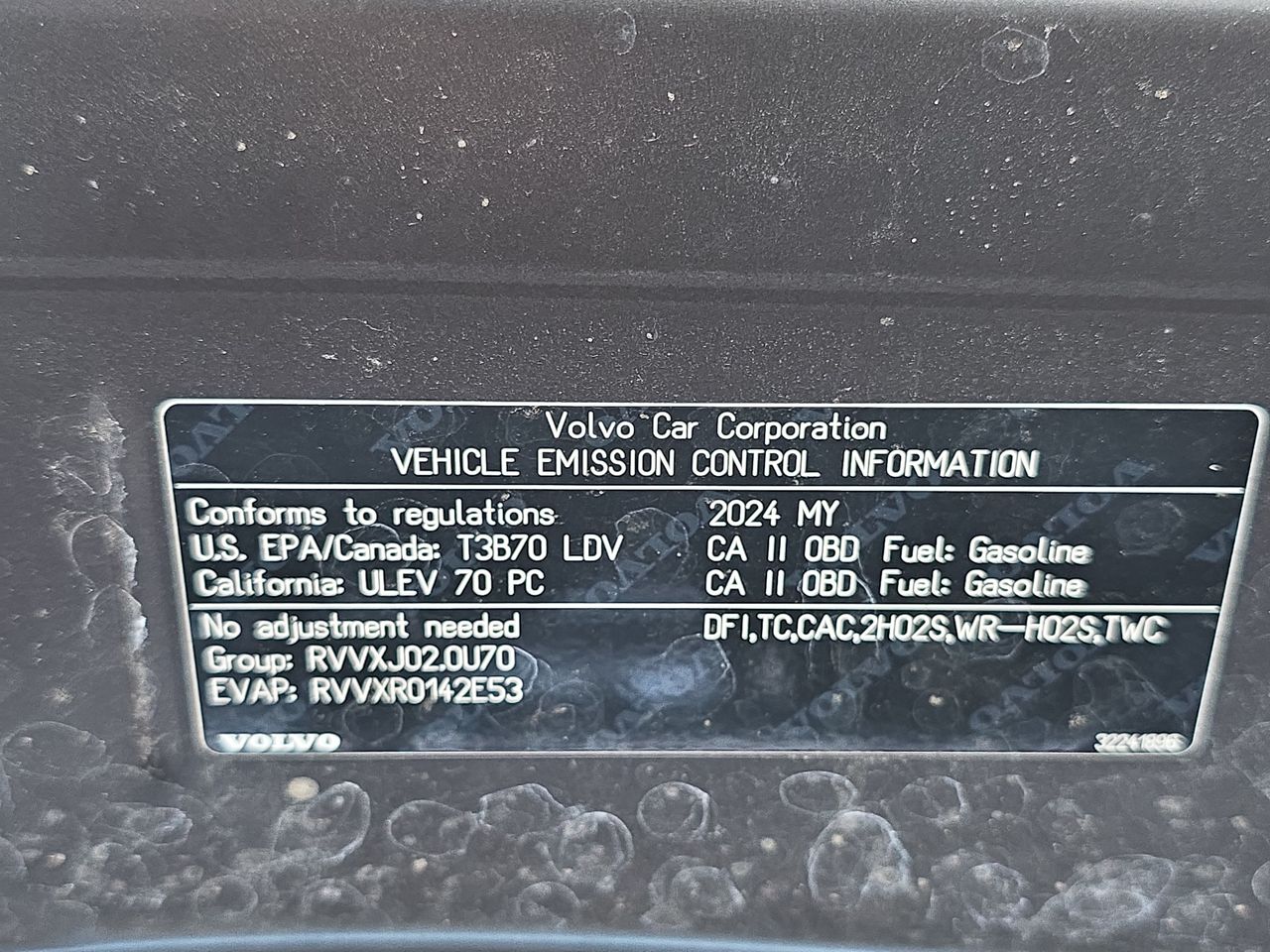 2024 Volvo S60 Core Dark Theme