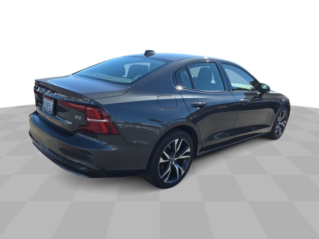 2024 Volvo S60 Core Dark Theme