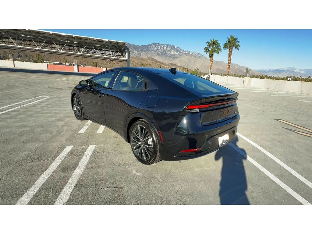 2025 Toyota Prius LE