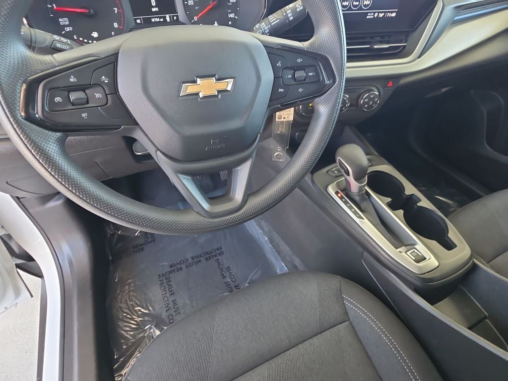 2025 Chevrolet Trax LS