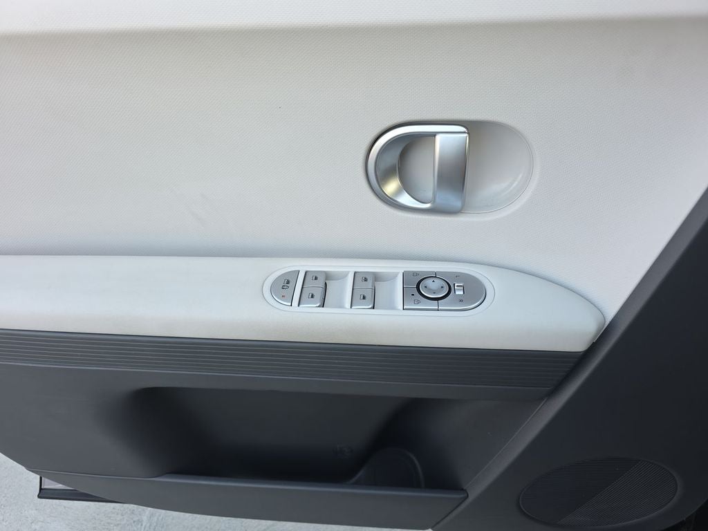 2024 Hyundai IONIQ 5 SE