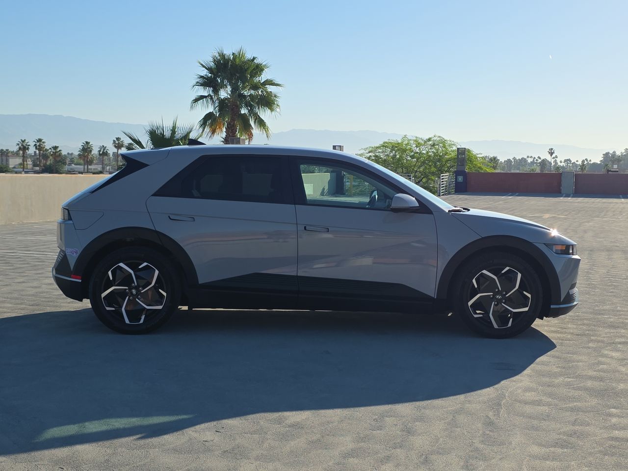 2024 Hyundai IONIQ 5 SE