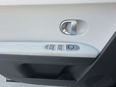 2024 Hyundai IONIQ 5 SE