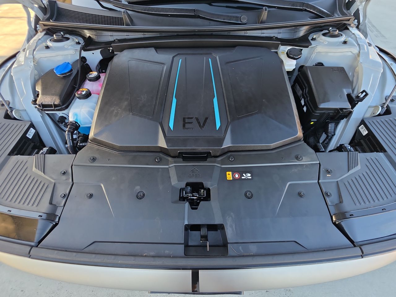 2024 Hyundai IONIQ 5 SE