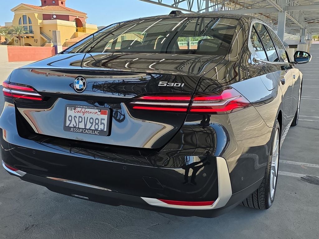 2025 BMW 5 Series 530i