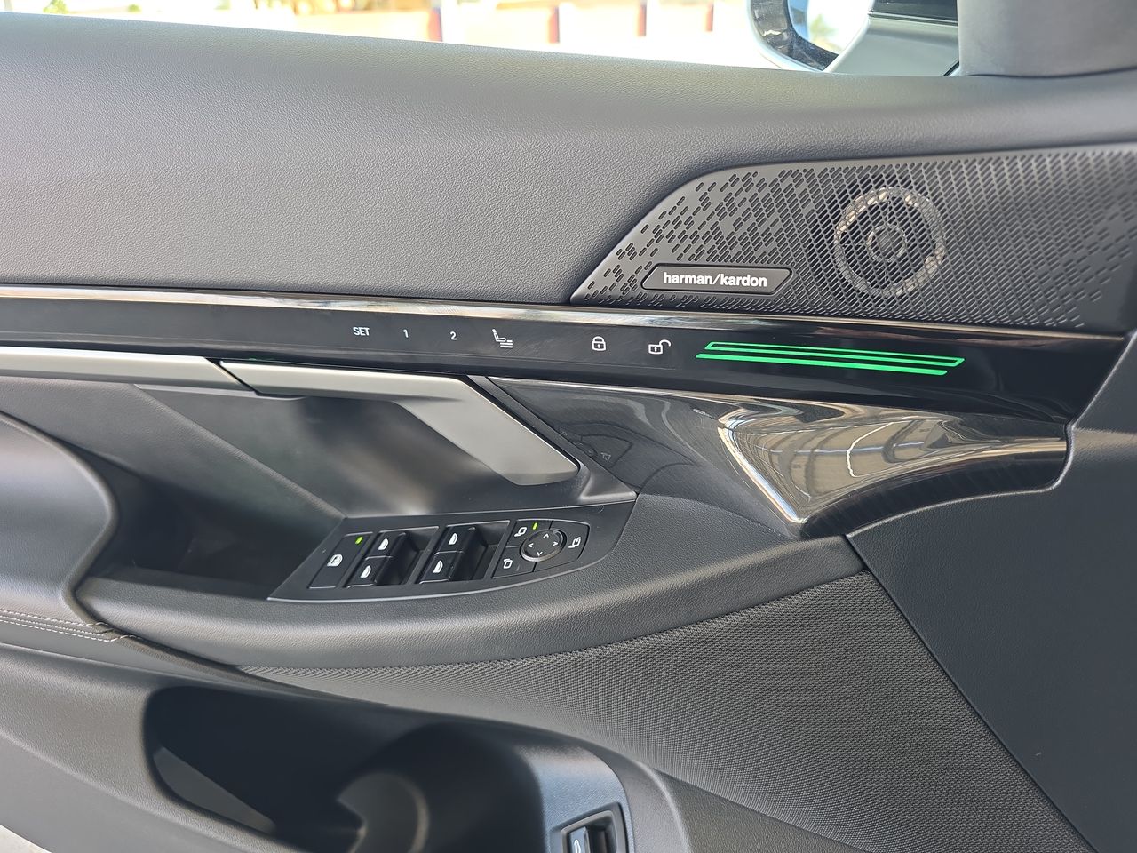 2025 BMW 5 Series 530i