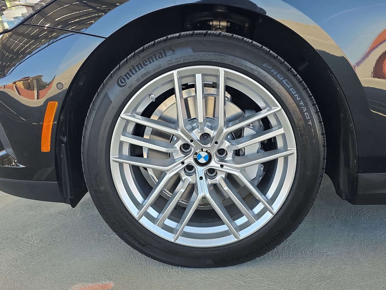 2025 BMW 5 Series 530i