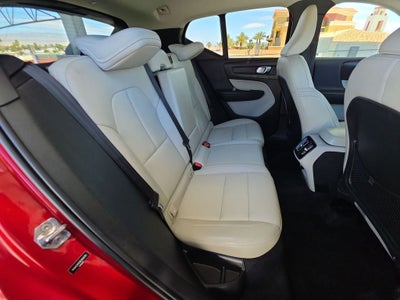 2019 Volvo XC40 T4 Momentum